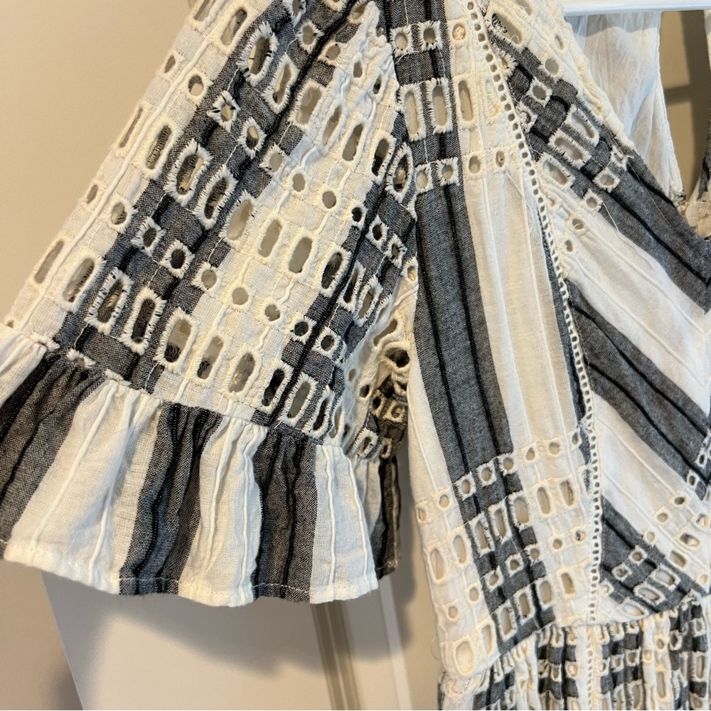 Anthropologie ett:twa gray & white striped eyelet romper | size 2 - Picture 7 of 9